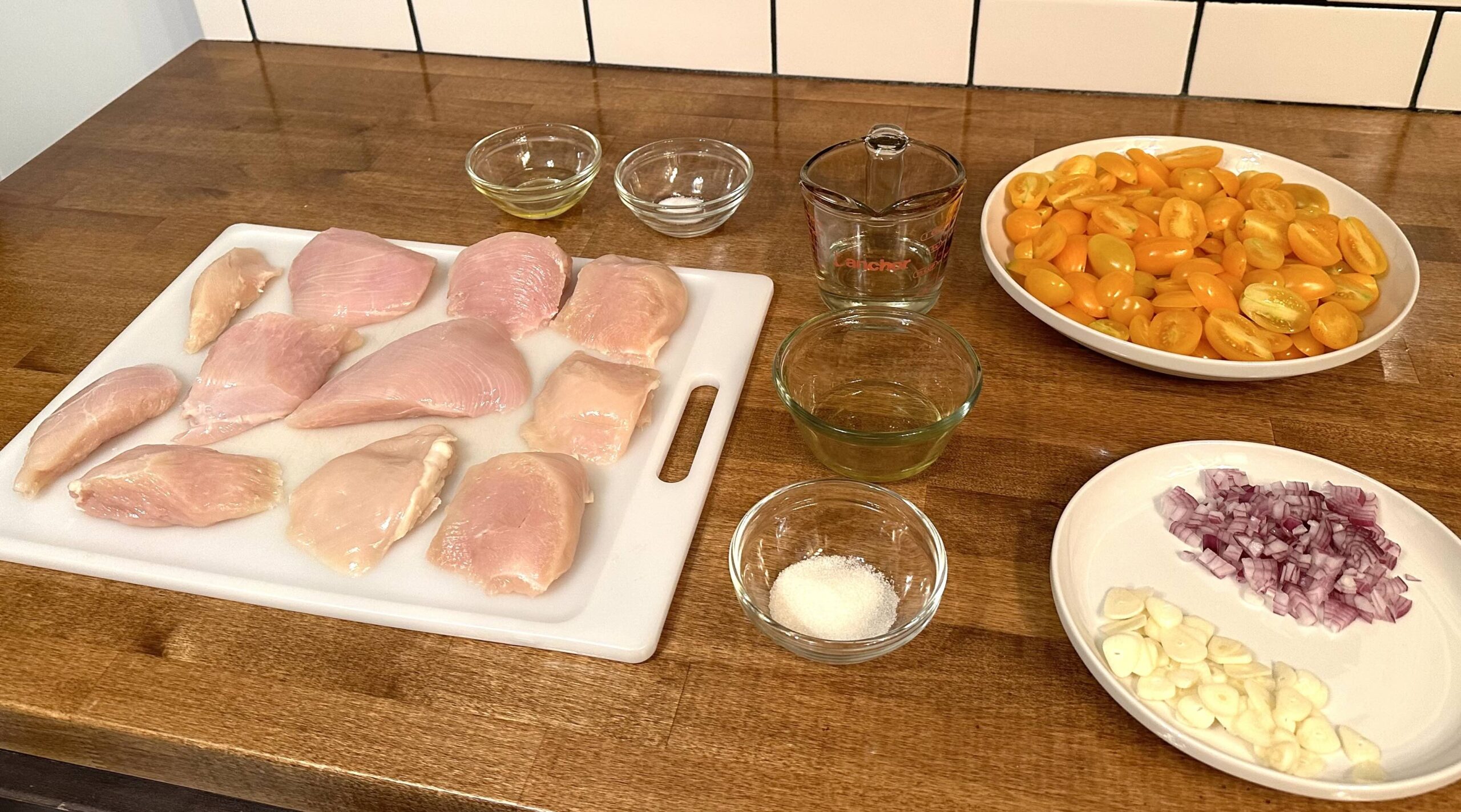 Chicken Medallions with Tomato-Garlic Compote